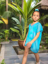Load image into Gallery viewer, Stylish teal Anisa kaftan for girls, perfect for Dubai beaches and holidays.

