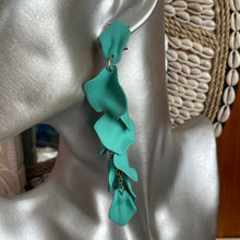 Load image into Gallery viewer, Odette Floral Dangle Earrings