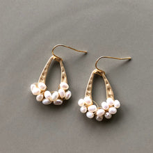 Load image into Gallery viewer, Esmee hammered gold natural pearl cluster earrings