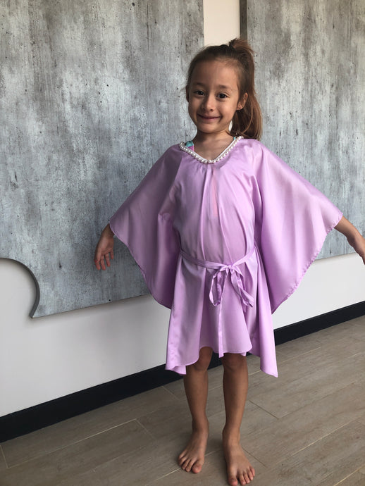 Saeta lilac satin pearl trimmed belted drawstring kids beachwear resort wear beach kaftan in a matching mommy and me set