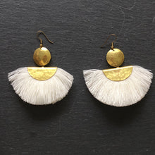 Load image into Gallery viewer, Chenoa boho chic tassel hammered gold earrings in cream