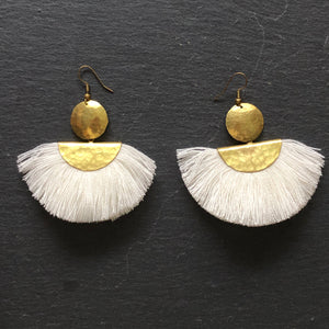 Chenoa boho chic tassel hammered gold earrings in cream