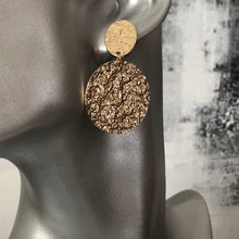 Load image into Gallery viewer, Cyne textured gold dangle earrings