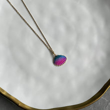 Load image into Gallery viewer, Oki Hand-Painted Seashell Necklaces