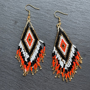 Sakari (M) Handmade Beaded Dangle Earrings