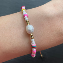 Load image into Gallery viewer, Kiana Handmade Freshwater Pearl Beaded Bracelet
