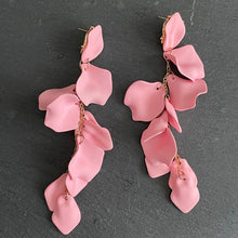 Load image into Gallery viewer, Odette Floral Dangle Earrings