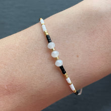 Load image into Gallery viewer, Zuri Handmade Glass Bead Bracelets