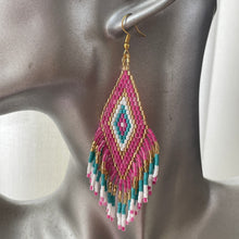Load image into Gallery viewer, Sakari (M) Handmade Beaded Dangle Earrings
