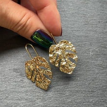 Load image into Gallery viewer, Panra Textured Gold Leaf Earrings