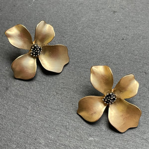 Neve matte gold floral stud earrings