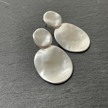 Load image into Gallery viewer, Alba 2-tier Matte Metallic Dangle Earrings