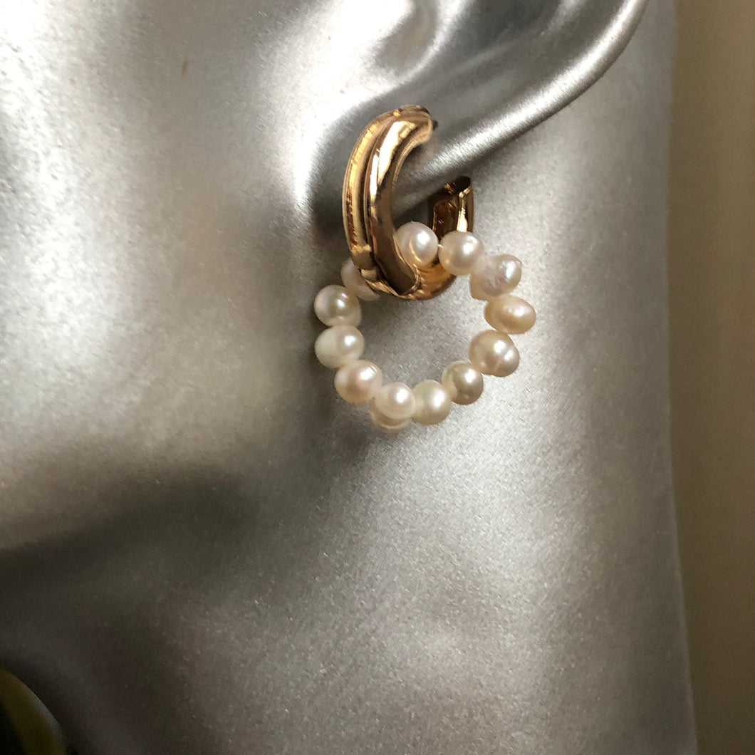 Cara natural pearl gold huggie hoop earrings