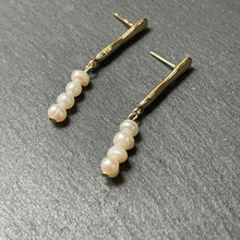 Load image into Gallery viewer, Eden Freshwater Pearl Dangle Earrings