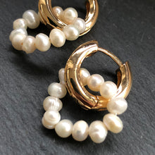 Load image into Gallery viewer, Cara natural pearl gold huggie hoop earrings