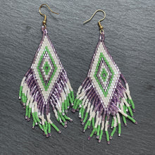 Load image into Gallery viewer, Sakari (M) Handmade Beaded Dangle Earrings