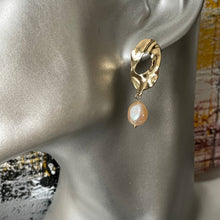 Load image into Gallery viewer, Maj Pink Freshwater Pearl Earrings