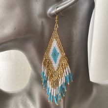 Load image into Gallery viewer, Sakari (M) Handmade Beaded Dangle Earrings