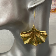 Load image into Gallery viewer, Manu gold ginko leaf dangle earrings