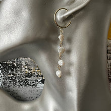 Load image into Gallery viewer, Sima Freshwater Pearl Earrings