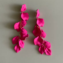 Load image into Gallery viewer, Odette Floral Dangle Earrings