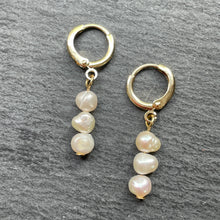 Load image into Gallery viewer, Amal Freshwater Pearl Huggie Dangle Earrings