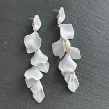 Load image into Gallery viewer, Odette Floral Dangle Earrings