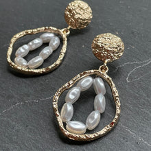 Load image into Gallery viewer, Ariel textured gold natural pearl double oval hoop earrings