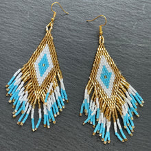 Load image into Gallery viewer, Sakari (M) Handmade Beaded Dangle Earrings