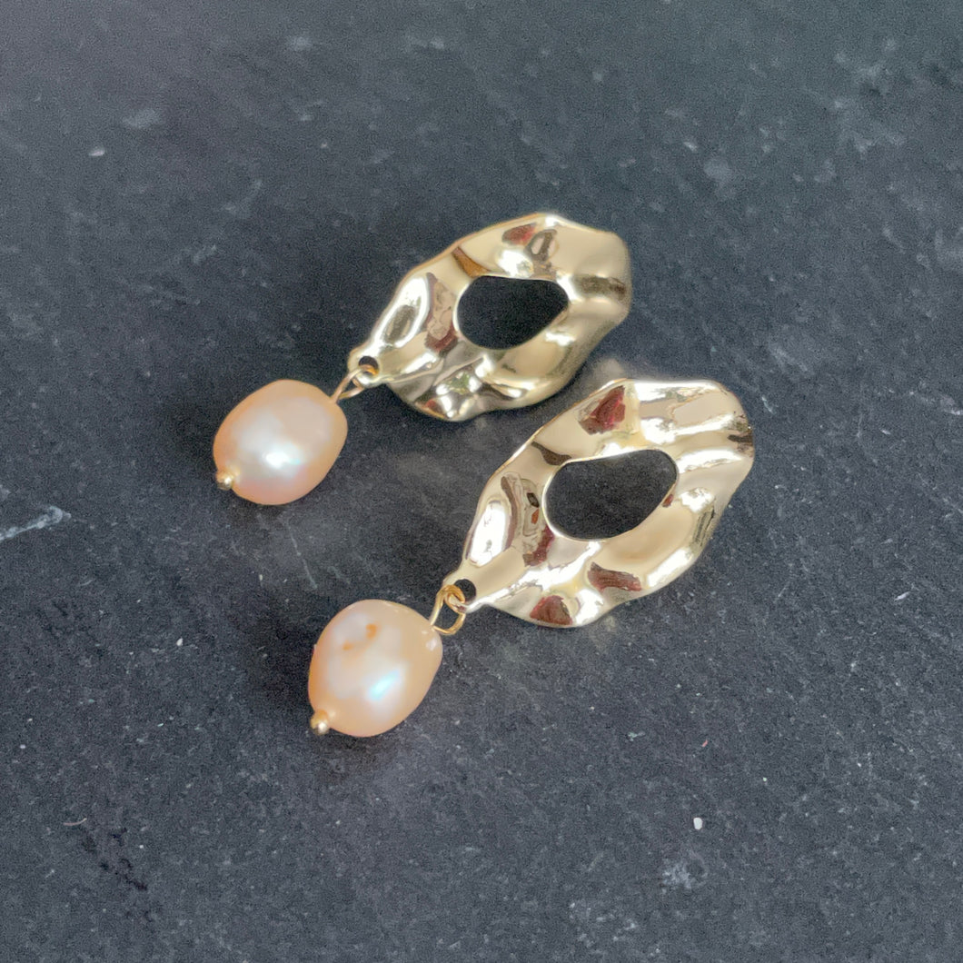 Maj Pink Freshwater Pearl Earrings