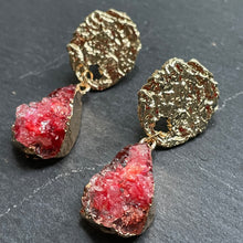 Load image into Gallery viewer, Istas natural druzy crystal earrings with textured gold pin and gold accents in rose