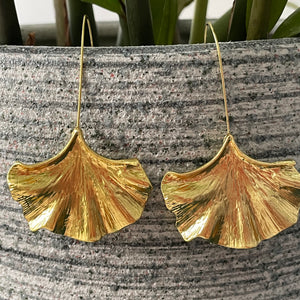 Manu gold ginko leaf dangle earrings