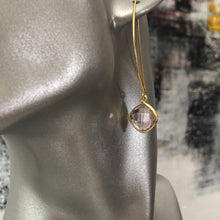 Load image into Gallery viewer, Lilis gold plated dangle earrings pink quartz