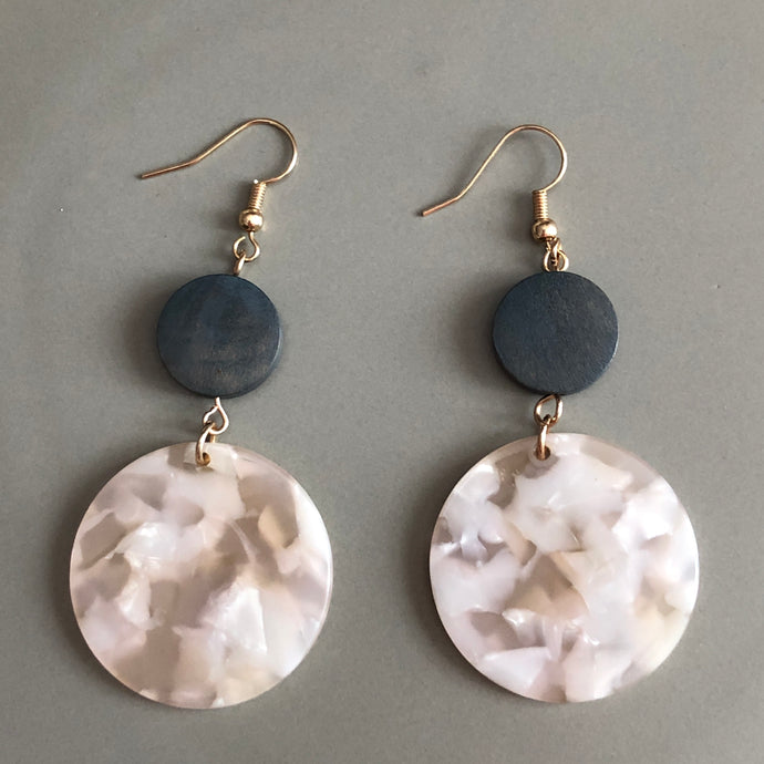 Tatiana tiered wood and resin earrings in cream marble 
