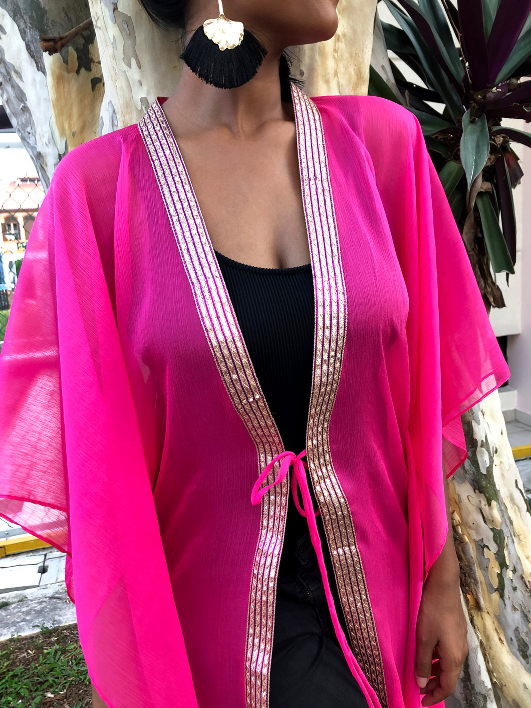 Hot pink petite beach kaftan with rose gold and purple striped sari trim, glamorous beachwear for women in Dubai